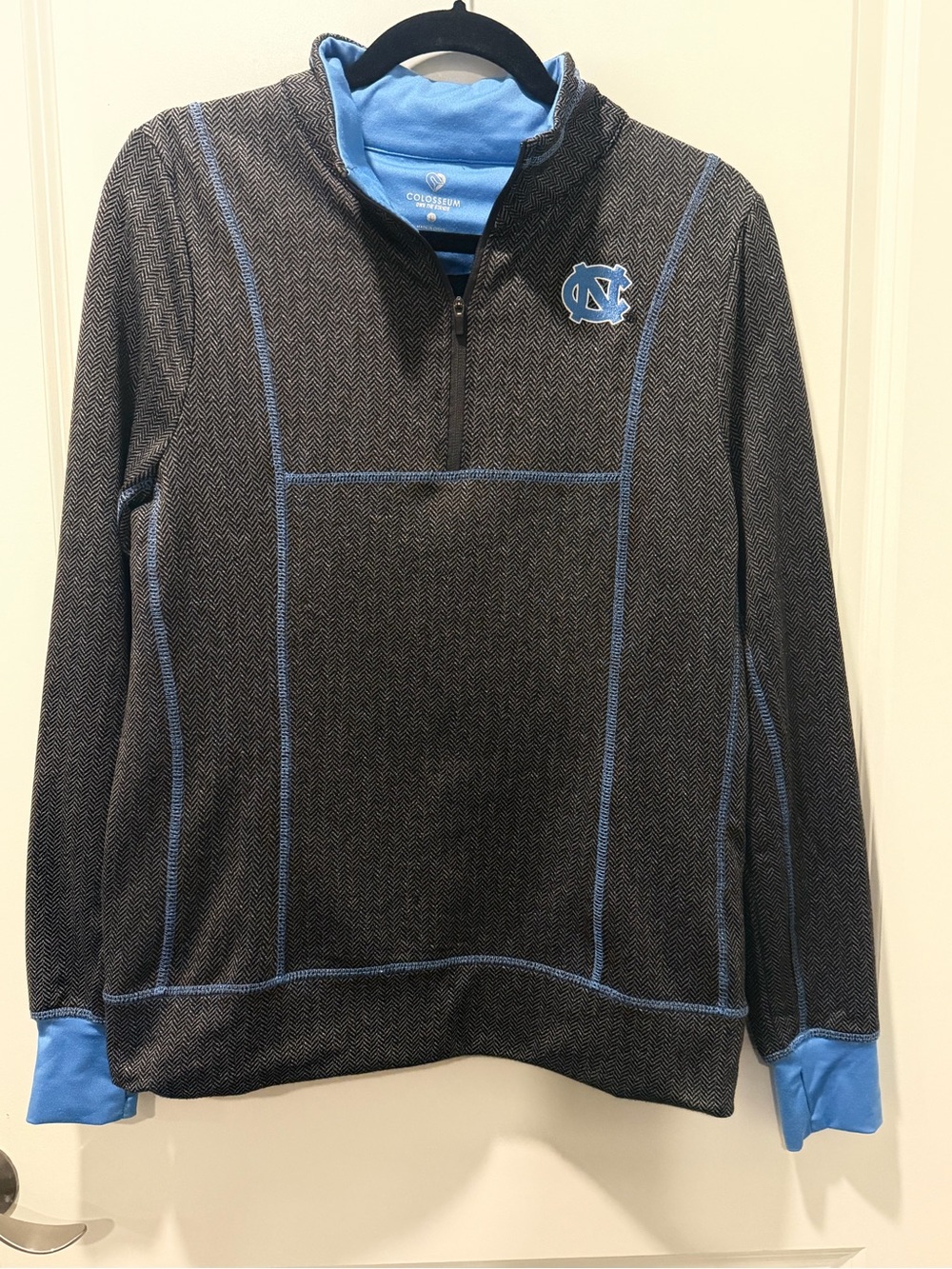 Colosseum Black Heathered Pullover with Carolina Blue Accents